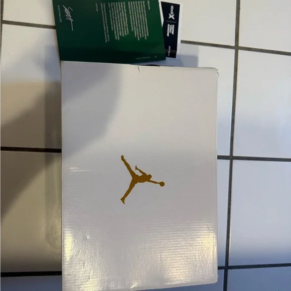 Jordan Women’s Air Jordan 1 Mid Light Violet/Black-White - Picture 8 of 8